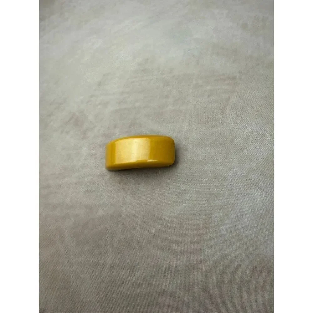 Vintage Bakelite Butterscotch Hair Clip READ